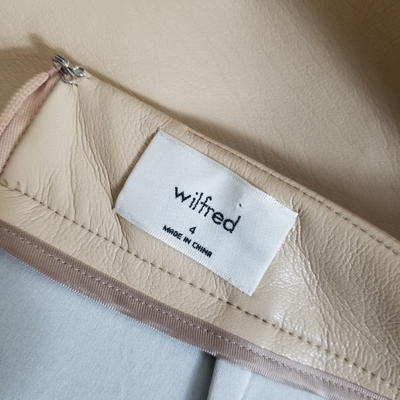 Aritzia Wilfred Vegan Leather Patio Mini Skirt - Picture 10 of 12